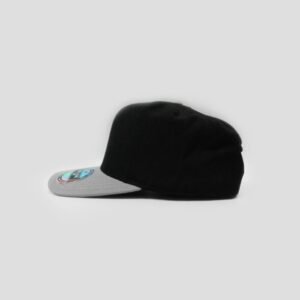 666tt-12-18_-_side.jpg Woolblend - Black/Silver